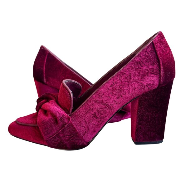 Bella Vita Gala II Velvet Pump Jacquard Embossed Pattern Block Heel Red 10W NEW - Picture 2 of 8